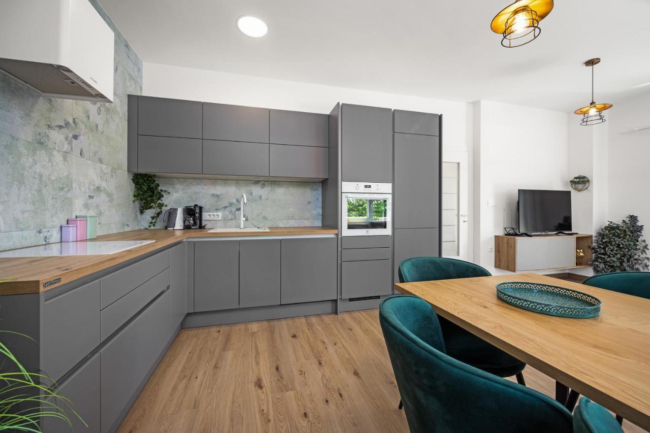 Luxury Apartments Lotus&Lovor Pula Luaran gambar